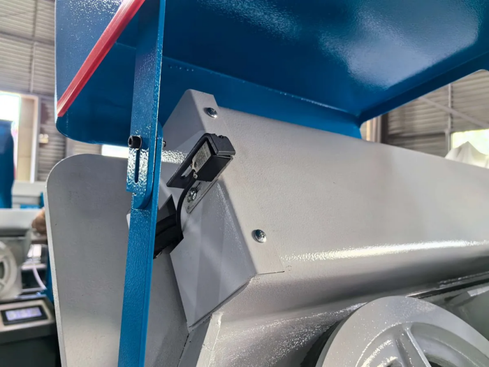 Фото 3 - MetalTec MBS 430 CА автоматический колонный ленточнопильный станок.