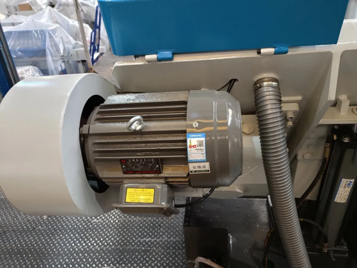 Фото 7 - MetalTec MBS 430 CА автоматический колонный ленточнопильный станок.